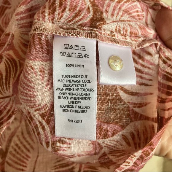 Tahari Linen Long Sleeve Floral Monstera Leaf Button V Neck - Picture 7 of 7